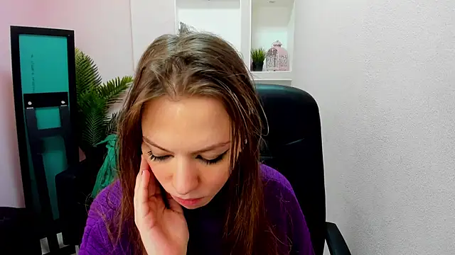 Persephoni online show from February 16, 4:10 pm