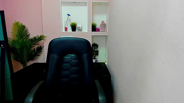 Persephoni online show from October 15, 8:31 pm