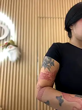 clarachanelricek online show from October 16, 7:15 pm