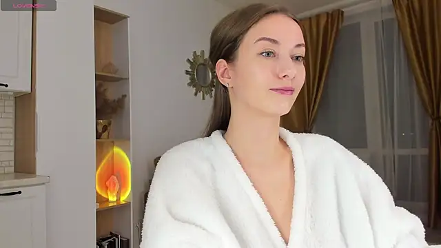 Kelly Summers online show from February 4, 4:39 pm