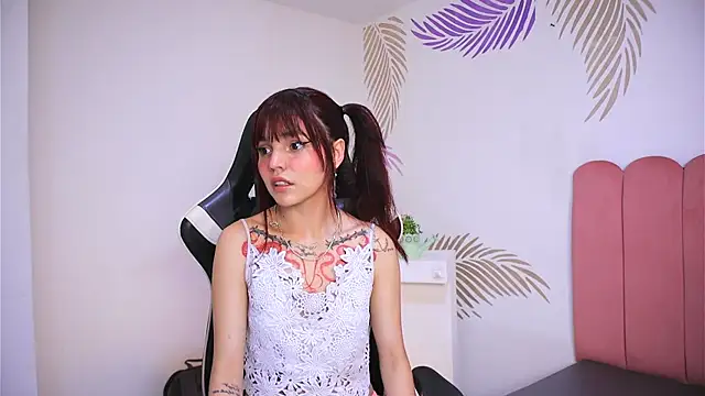 dianebleu online show from March 3, 4:03 am