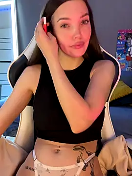 julia fly online show from September 18, 9:00 am