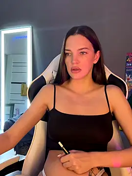 julia fly online show from November 10, 9:52 am