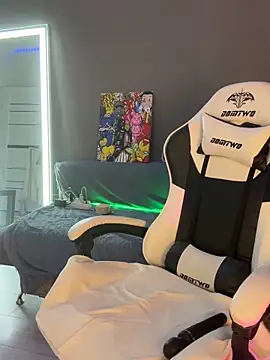 julia fly online show from November 20, 4:23 am