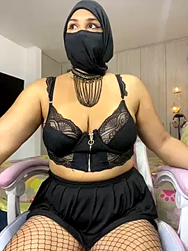 Snapshot of Jameela chatting on December 3, 11:46 pm Jameela online show from December 3, 11:46 pm