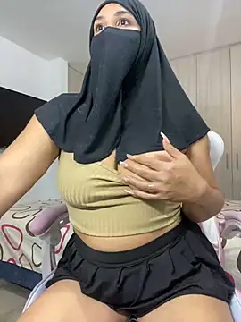 Snapshot of Jameela chatting on December 8, 5:18 am Jameela online show from December 8, 5:18 am