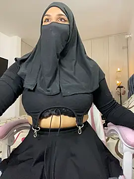 Snapshot of Jameela chatting on December 8, 10:03 pm Jameela online show from December 8, 10:03 pm