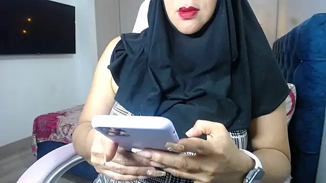 Snapshot of Jameela chatting on December 15, 3:02 am Jameela online show from December 15, 3:02 am