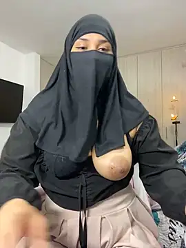 Snapshot of Jameela chatting on December 20, 2:30 am Jameela online show from December 20, 2:30 am