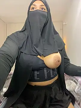 Snapshot of Jameela chatting on December 30, 12:11 am Jameela online show from December 30, 12:11 am