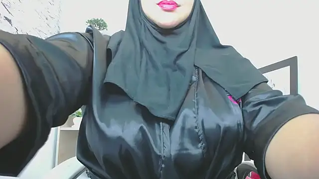 Snapshot of Jameela chatting on January 27, 12:12 am Jameela online show from January 27, 12:12 am