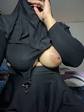 Snapshot of Jameela chatting on February 7, 12:09 am Jameela online show from February 7, 12:09 am