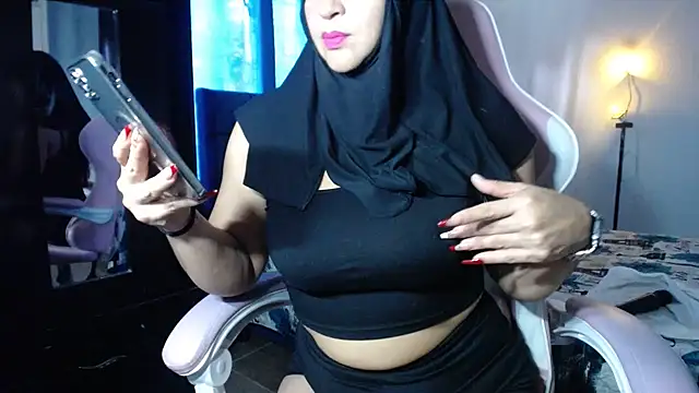 Snapshot of Jameela chatting on February 7, 6:56 pm Jameela online show from February 7, 6:56 pm