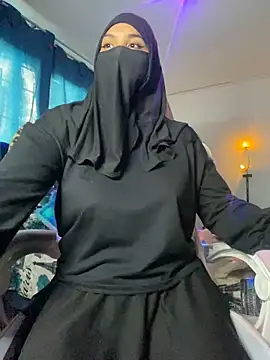 Snapshot of Jameela chatting on February 10, 10:30 pm Jameela online show from February 10, 10:30 pm