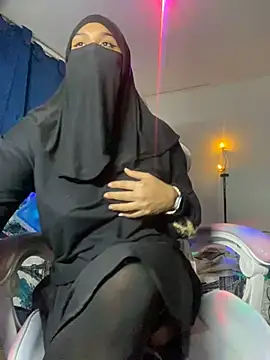 Snapshot of Jameela chatting on February 11, 1:41 am Jameela online show from February 11, 1:41 am