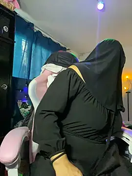 Snapshot of Jameela chatting on February 11, 10:39 pm Jameela online show from February 11, 10:39 pm