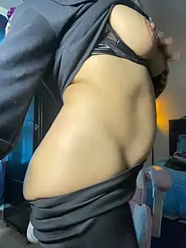 Snapshot of Jameela chatting on February 23, 9:16 pm Jameela online show from February 23, 9:16 pm