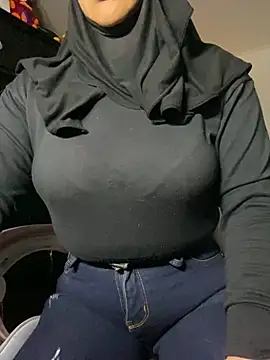 Snapshot of Jameela chatting on February 25, 12:58 am Jameela online show from February 25, 12:58 am