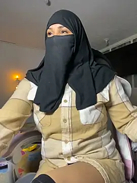 Snapshot of Jameela chatting on March 8, 12:11 am Jameela online show from March 8, 12:11 am