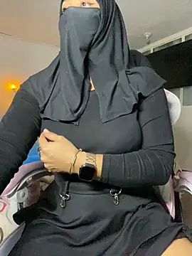 Snapshot of Jameela chatting on March 11, 2:43 am Jameela online show from March 11, 2:43 am