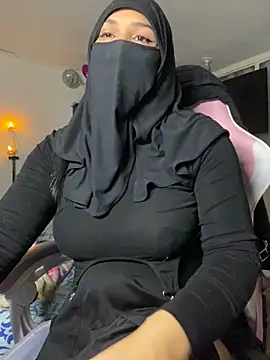 Snapshot of Jameela chatting on March 20, 7:35 pm Jameela online show from March 20, 7:35 pm