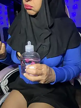 Snapshot of Jameela chatting on September 26, 3:43 am Jameela online show from September 26, 3:43 am