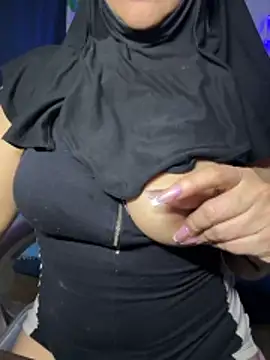 Snapshot of Jameela chatting on November 13, 11:58 pm Jameela online show from November 13, 11:58 pm