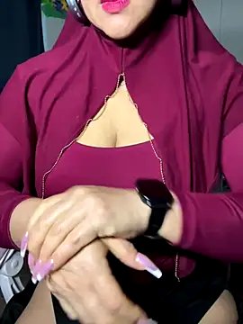 Snapshot of Jameela chatting on November 16, 8:47 pm Jameela online show from November 16, 8:47 pm