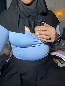 Snapshot of Jameela chatting on December 15, 10:25 pm Jameela online show from December 15, 10:25 pm