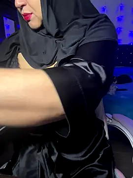 Snapshot of Jameela chatting on December 18, 7:42 pm Jameela online show from December 18, 7:42 pm