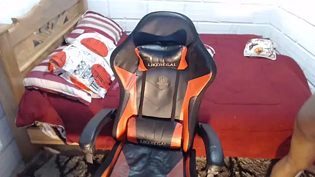 Snapshot of sexyjustin202 chatting on December 20, 10:00 pm sexyjustin202 online show from December 20, 10:00 pm