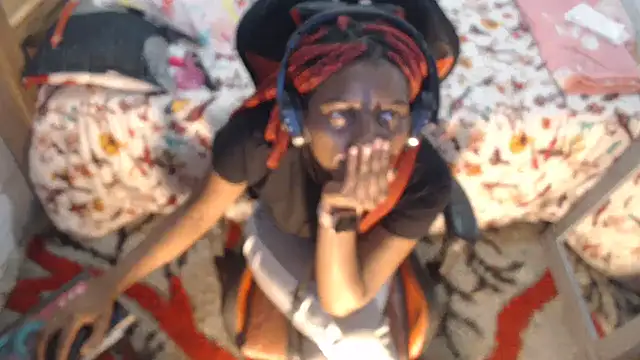 Snapshot of sexyjustin202 chatting on February 1, 5:18 am sexyjustin202 online show from February 1, 5:18 am