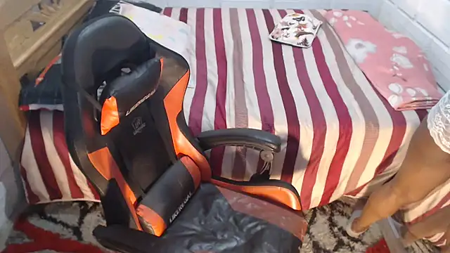 Snapshot of sexyjustin202 chatting on February 4, 2:39 am sexyjustin202 online show from February 4, 2:39 am