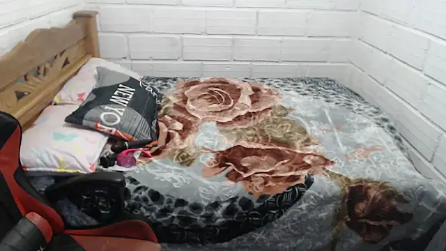 Snapshot of sexyjustin202 chatting on September 17, 10:22 pm sexyjustin202 online show from September 17, 10:22 pm