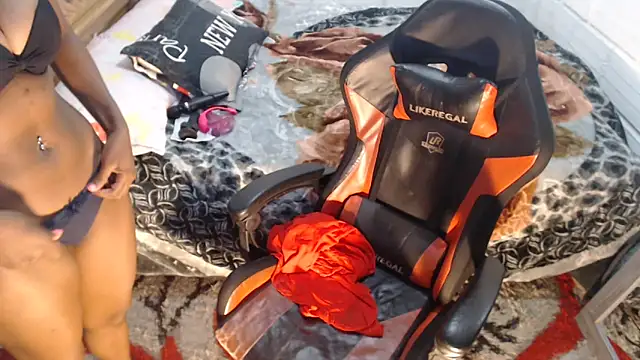 Snapshot of sexyjustin202 chatting on October 1, 2:17 am sexyjustin202 online show from October 1, 2:17 am