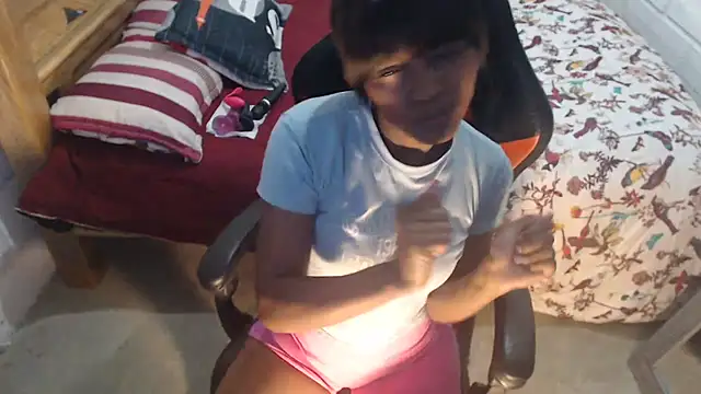 Snapshot of sexyjustin202 chatting on October 10, 11:59 pm sexyjustin202 online show from October 10, 11:59 pm