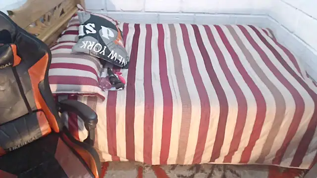 Snapshot of sexyjustin202 chatting on October 18, 10:10 pm sexyjustin202 online show from October 18, 10:10 pm