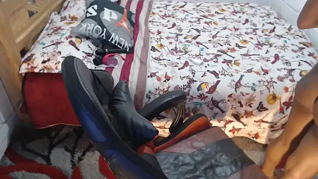 Snapshot of sexyjustin202 chatting on October 20, 10:32 pm sexyjustin202 online show from October 20, 10:32 pm