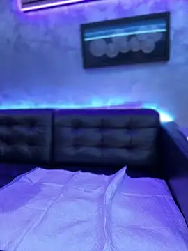 KirstieVegas online show from February 2, 8:30 pm