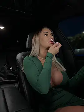 KirstieVegas online show from March 13, 4:56 pm