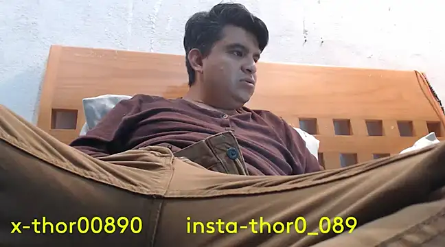 Snapshot of thor000089 chatting on December 4, 4:32 am thor000089 online show from December 4, 4:32 am