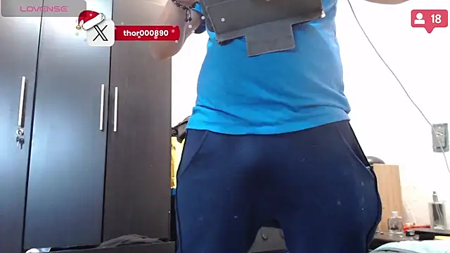 Snapshot of thor000089 chatting on December 13, 6:27 pm thor000089 online show from December 13, 6:27 pm