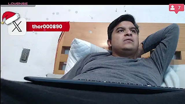 Snapshot of thor000089 chatting on January 7, 4:27 pm thor000089 online show from January 7, 4:27 pm