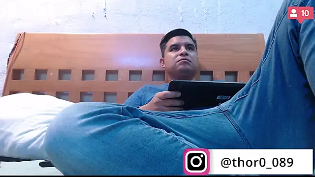 Snapshot of thor000089 chatting on January 20, 1:50 am thor000089 online show from January 20, 1:50 am