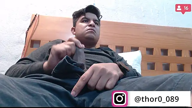 Snapshot of thor000089 chatting on January 24, 7:08 am thor000089 online show from January 24, 7:08 am