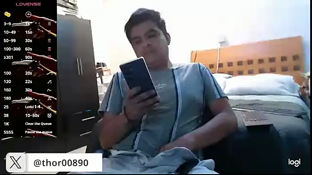 Snapshot of thor000089 chatting on September 22, 2:57 am thor000089 online show from September 22, 2:57 am