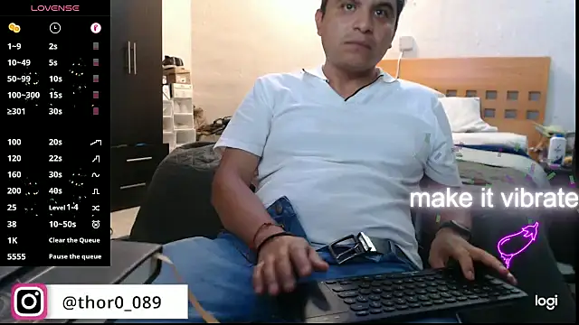 Snapshot of thor000089 chatting on September 23, 5:21 am thor000089 online show from September 23, 5:21 am