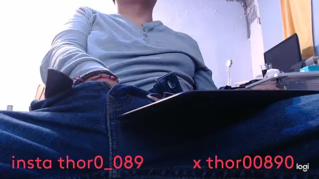 Snapshot of thor000089 chatting on September 30, 3:22 am thor000089 online show from September 30, 3:22 am