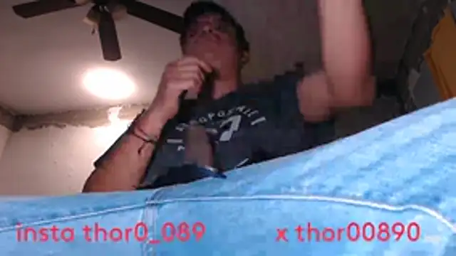 Snapshot of thor000089 chatting on November 3, 1:08 am thor000089 online show from November 3, 1:08 am