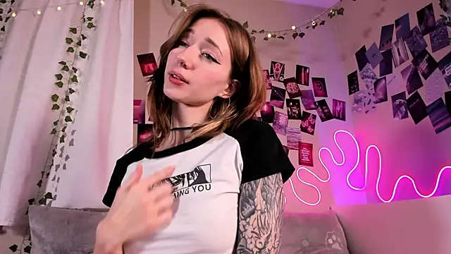 LuckySexyDoll online show from December 17, 11:49 am